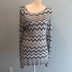 #Light weight sweater top# navy and silver small bell sleeve